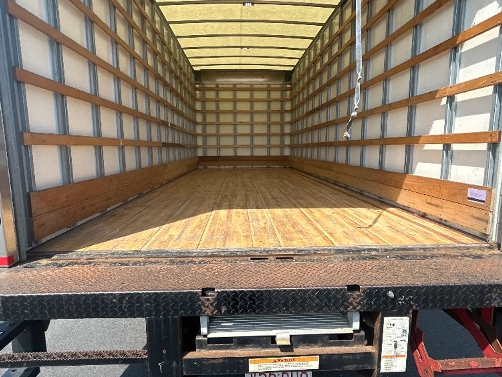 Medium Duty Box Truck-Light and Medium Duty Trucks-Isuzu-2021-NRR-Londonderry-NH-40,273\n\t\tmiles-$ 49,000 - Image 10