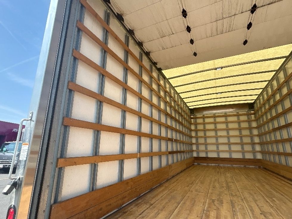 Medium Duty Box Truck-Light and Medium Duty Trucks-Isuzu-2021-NRR-Londonderry-NH-40,273\n\t\tmiles-$ 49,000 - Image 11