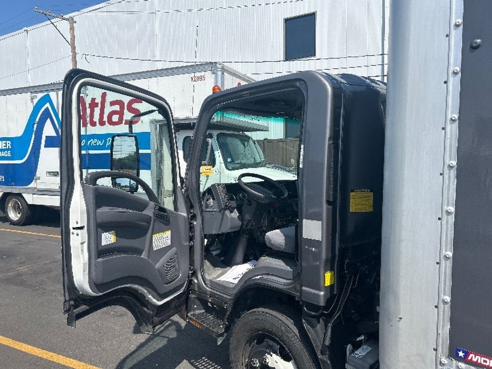 Medium Duty Box Truck-Light and Medium Duty Trucks-Isuzu-2021-NRR-Londonderry-NH-40,273\n\t\tmiles-$ 49,000 - Image 16