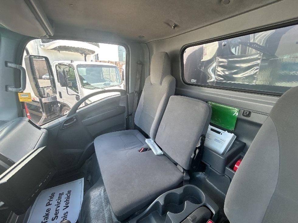 Medium Duty Box Truck-Light and Medium Duty Trucks-Isuzu-2021-NRR-Londonderry-NH-40,273\n\t\tmiles-$ 49,000 - Image 19