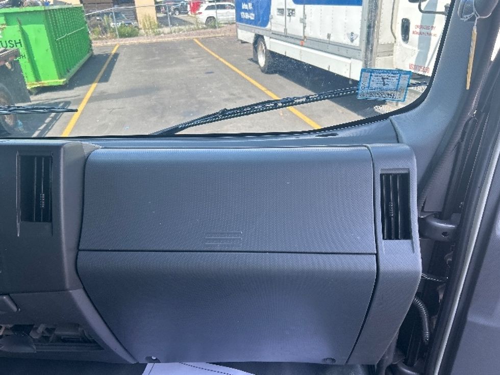 Medium Duty Box Truck-Light and Medium Duty Trucks-Isuzu-2021-NRR-Londonderry-NH-40,273\n\t\tmiles-$ 49,000 - Image 21