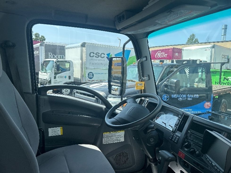 Medium Duty Box Truck-Light and Medium Duty Trucks-Isuzu-2021-NRR-Londonderry-NH-40,273\n\t\tmiles-$ 49,000 - Image 22