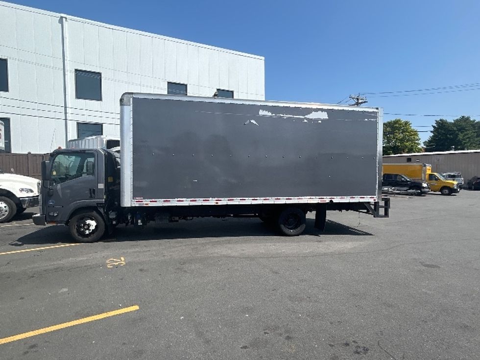 Medium Duty Box Truck-Light and Medium Duty Trucks-Isuzu-2021-NRR-Londonderry-NH-40,273\n\t\tmiles-$ 49,000 - Image 4
