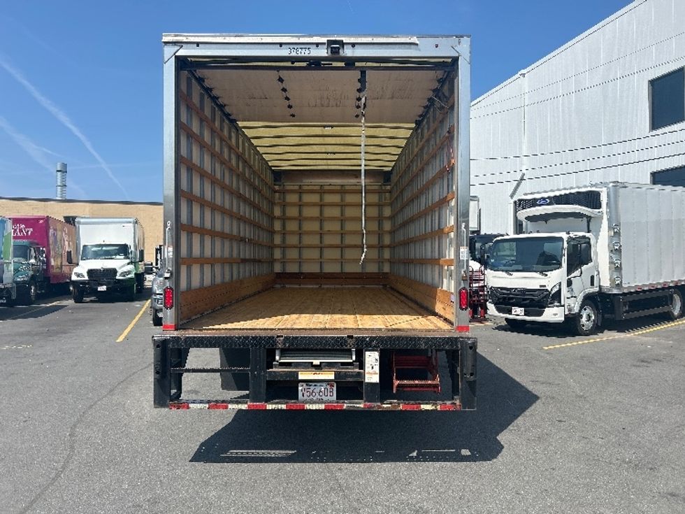 Medium Duty Box Truck-Light and Medium Duty Trucks-Isuzu-2021-NRR-Londonderry-NH-40,273\n\t\tmiles-$ 49,000 - Image 8