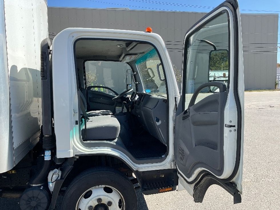 Medium Duty Box Truck-Light and Medium Duty Trucks-Isuzu-2021-NRR-Londonderry-NH-92,903\n\t\tmiles-$ 45,500 - Image 20