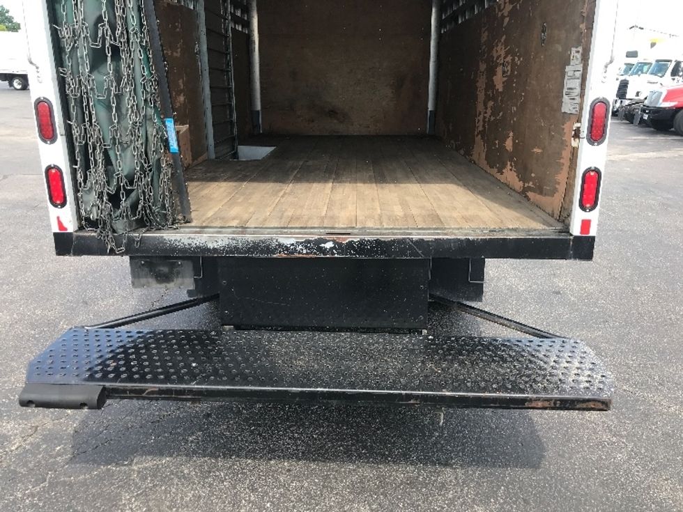 Medium Duty Box Truck-Light and Medium Duty Trucks-Isuzu-2021-NRR-Moberly-MO-95,535\n\t\tmiles-$ 44,750 - Image 10