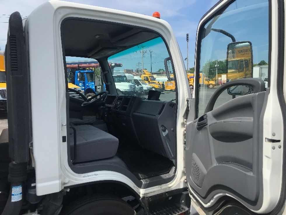 Medium Duty Box Truck-Light and Medium Duty Trucks-Isuzu-2021-NRR-Moberly-MO-95,535\n\t\tmiles-$ 44,750 - Image 20