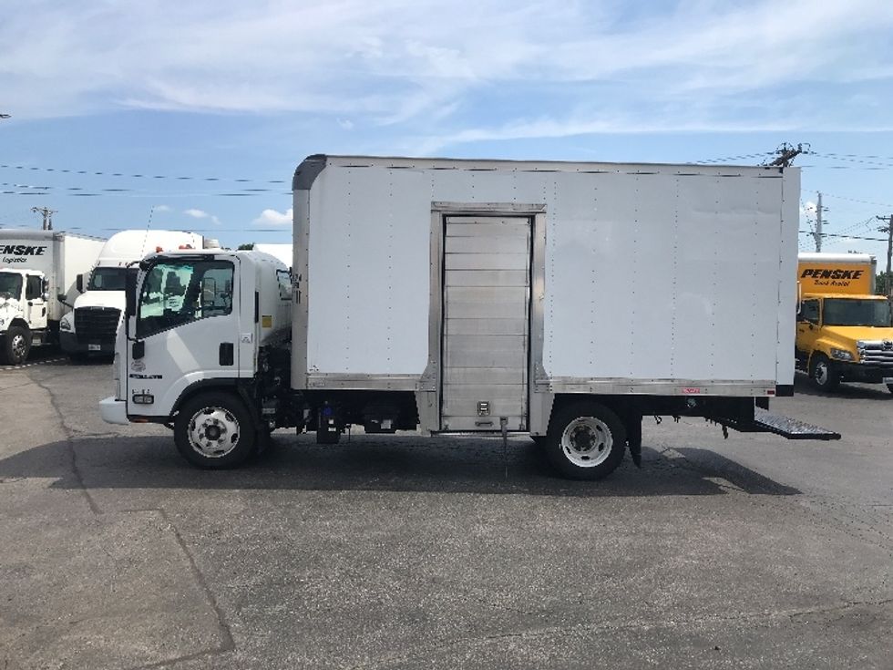Medium Duty Box Truck-Light and Medium Duty Trucks-Isuzu-2021-NRR-Moberly-MO-95,535\n\t\tmiles-$ 44,750 - Image 4