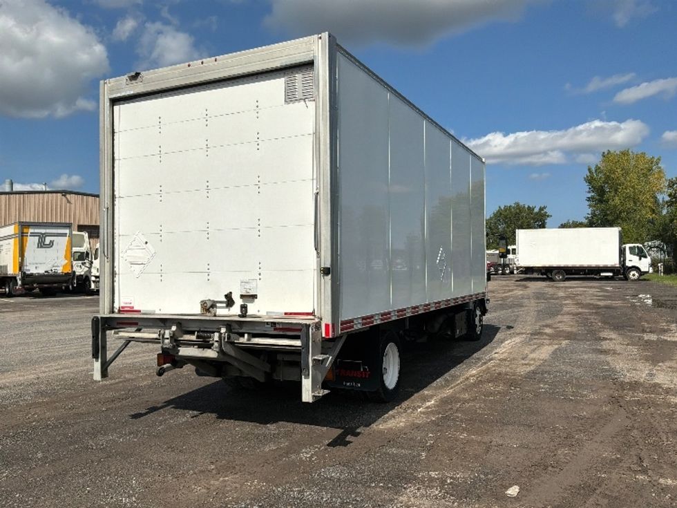 Medium Duty Box Truck-Light and Medium Duty Trucks-Isuzu-2021-NRR-Montreal-PQ-128,584\n\t\tkm-$ 62,750 - Image 13