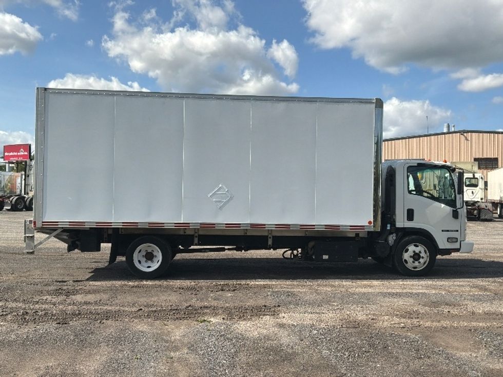 Medium Duty Box Truck-Light and Medium Duty Trucks-Isuzu-2021-NRR-Montreal-PQ-128,584\n\t\tkm-$ 62,750 - Image 15