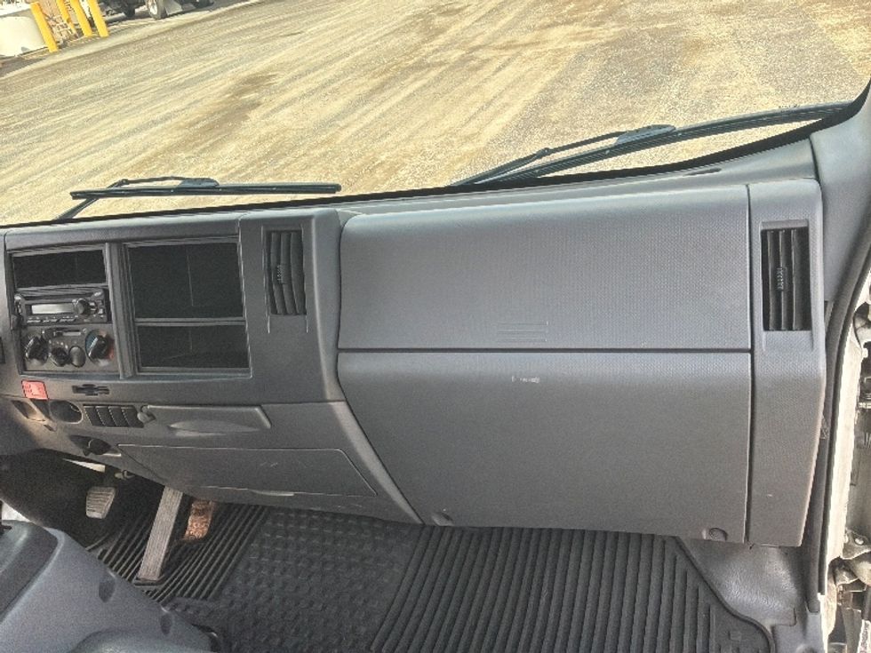 Medium Duty Box Truck-Light and Medium Duty Trucks-Isuzu-2021-NRR-Montreal-PQ-128,584\n\t\tkm-$ 62,750 - Image 21