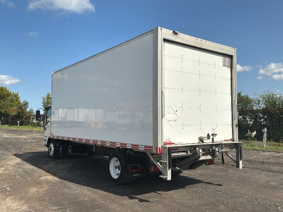 Medium Duty Box Truck-Light and Medium Duty Trucks-Isuzu-2021-NRR-Montreal-PQ-128,584\n\t\tkm-$ 62,750 - Image 6