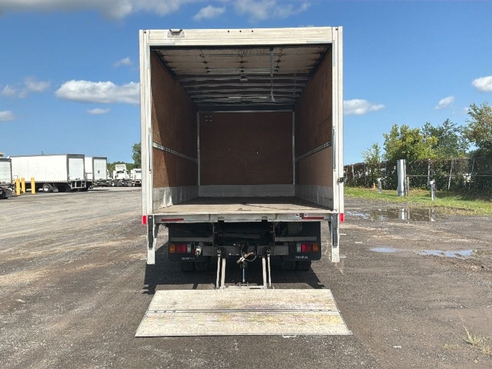 Medium Duty Box Truck-Light and Medium Duty Trucks-Isuzu-2021-NRR-Montreal-PQ-128,584\n\t\tkm-$ 62,750 - Image 9