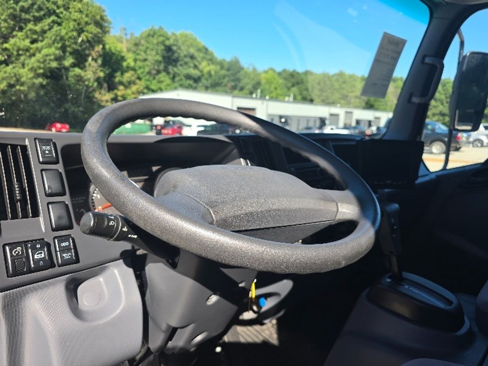 Medium Duty Box Truck-Light and Medium Duty Trucks-Isuzu-2021-NRR-Norcross-GA-106,142\n\t\tmiles-$ 51,000 - Image 17