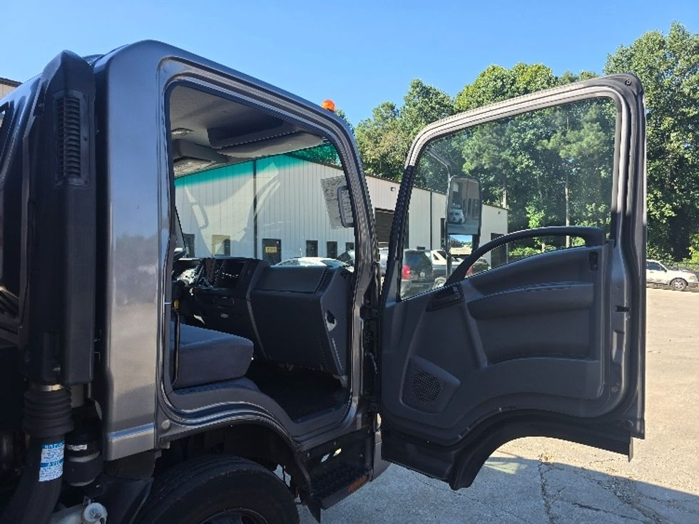 Medium Duty Box Truck-Light and Medium Duty Trucks-Isuzu-2021-NRR-Norcross-GA-106,142\n\t\tmiles-$ 51,000 - Image 20