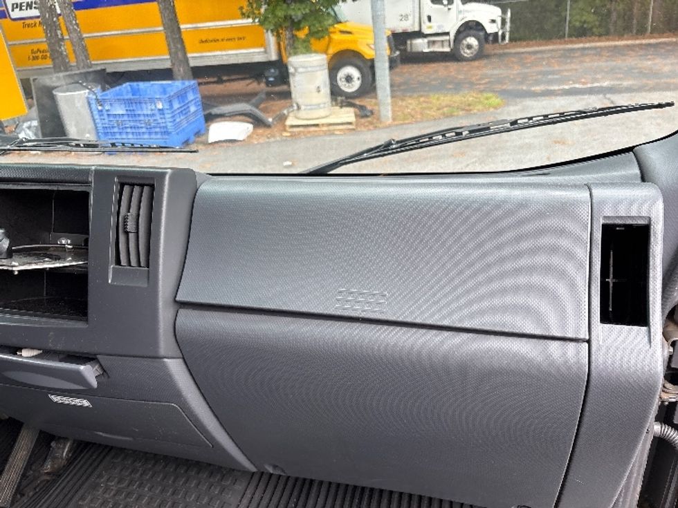 Medium Duty Box Truck-Light and Medium Duty Trucks-Isuzu-2021-NRR-Norcross-GA-110,274\n\t\tmiles-$ 50,250 - Image 21