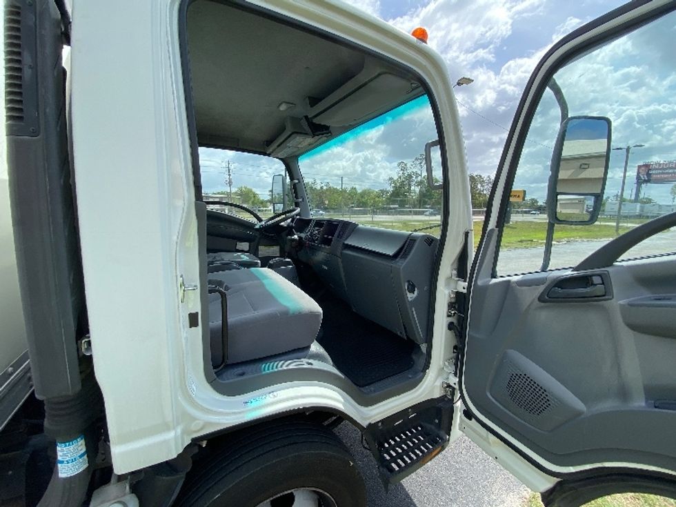 Medium Duty Box Truck-Light and Medium Duty Trucks-Isuzu-2021-NRR-Ocala-FL-136,967\n\t\tmiles-$ 37,250 - Image 20