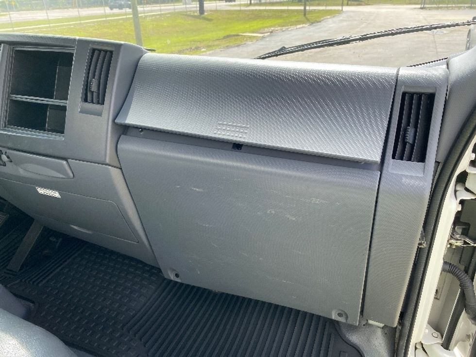 Medium Duty Box Truck-Light and Medium Duty Trucks-Isuzu-2021-NRR-Ocala-FL-136,967\n\t\tmiles-$ 37,250 - Image 21