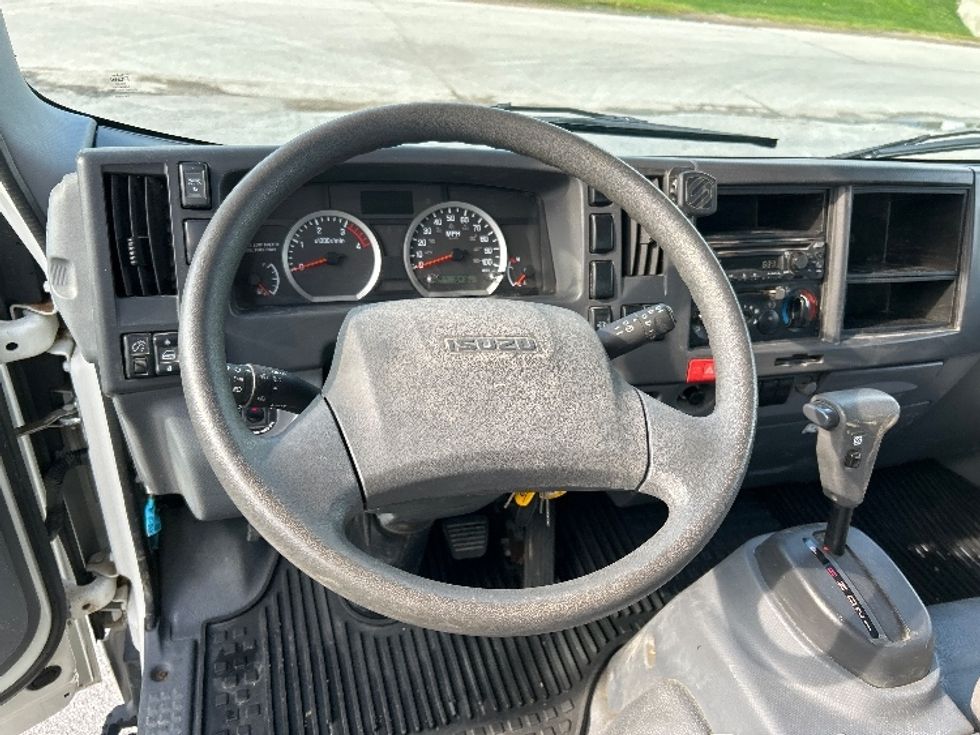 Medium Duty Box Truck-Light and Medium Duty Trucks-Isuzu-2021-NRR-Omaha-NE-50,235\n\t\tmiles-$ 56,000 - Image 16