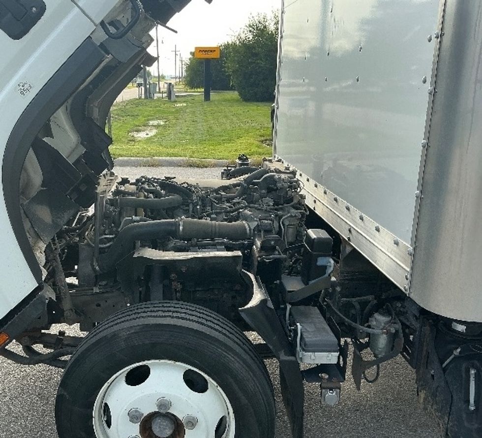 Medium Duty Box Truck-Light and Medium Duty Trucks-Isuzu-2021-NRR-Omaha-NE-50,235\n\t\tmiles-$ 56,000 - Image 23