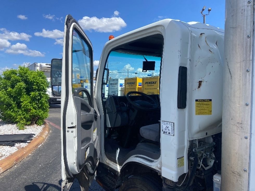 Medium Duty Box Truck-Light and Medium Duty Trucks-Isuzu-2021-NRR-San Antonio-TX-146,337\n\t\tmiles-$ 36,500 - Image 15