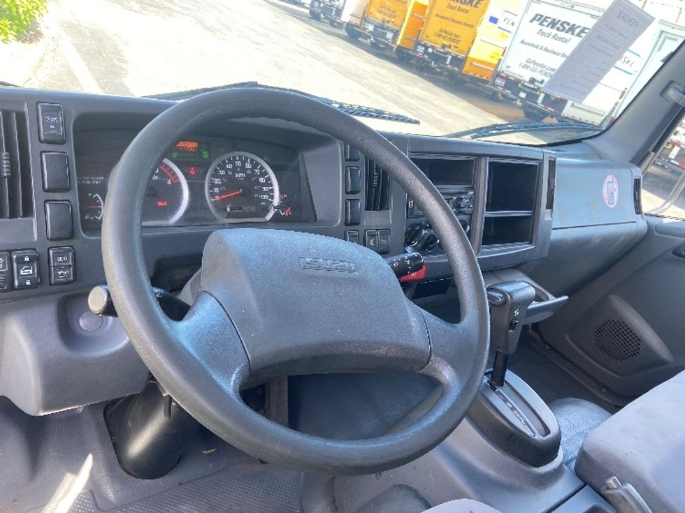 Medium Duty Box Truck-Light and Medium Duty Trucks-Isuzu-2021-NRR-San Antonio-TX-146,337\n\t\tmiles-$ 36,500 - Image 17