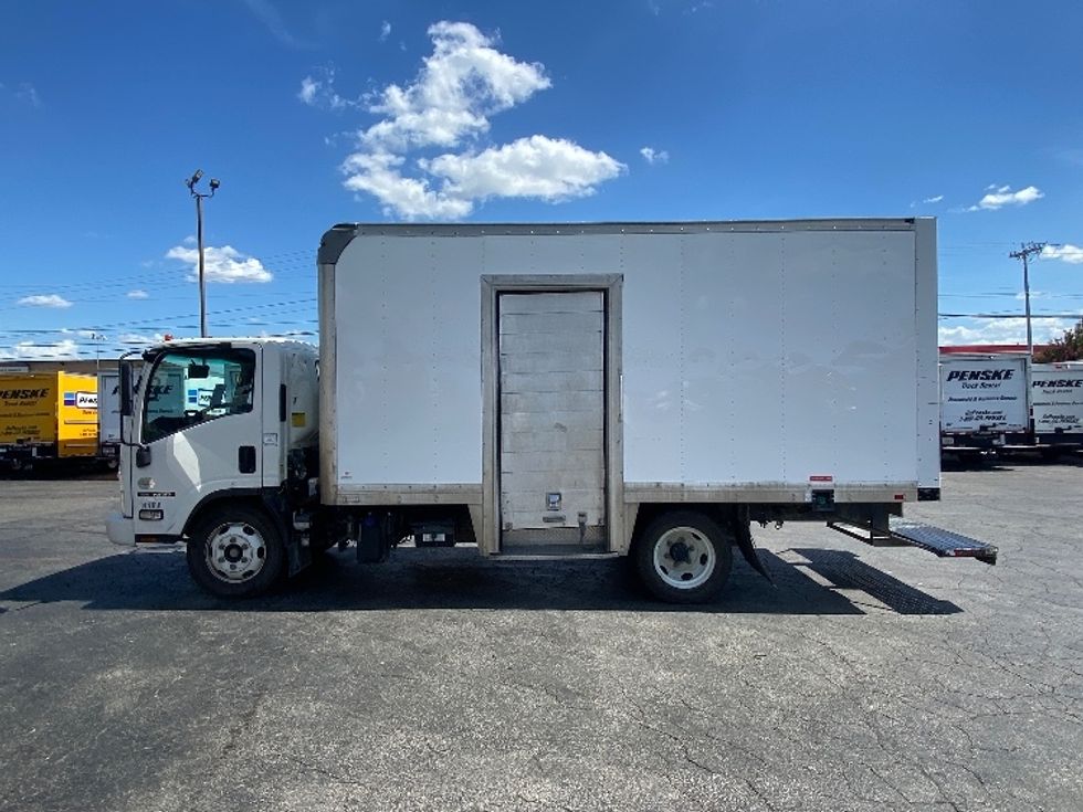 Medium Duty Box Truck-Light and Medium Duty Trucks-Isuzu-2021-NRR-San Antonio-TX-146,337\n\t\tmiles-$ 36,500 - Image 4