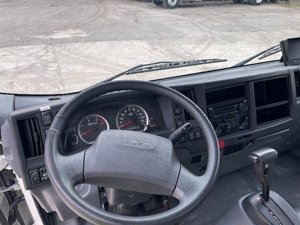 Medium Duty Box Truck-Light and Medium Duty Trucks-Isuzu-2021-NRR-Tampa-FL-117,406\n\t\tmiles-$ 40,500 - Image 17