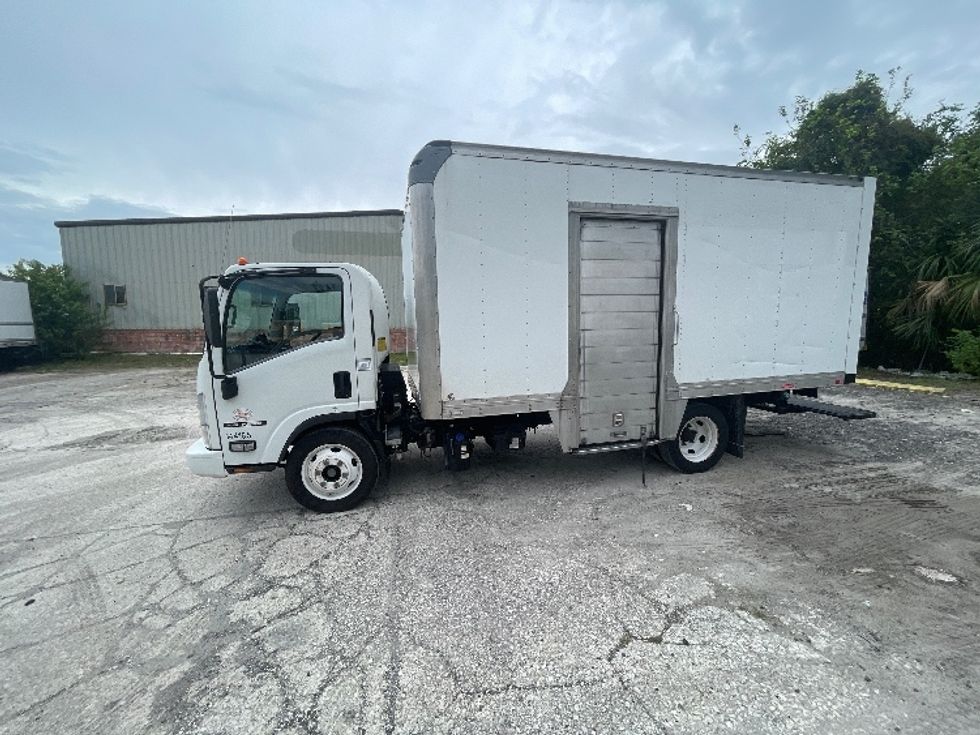 Medium Duty Box Truck-Light and Medium Duty Trucks-Isuzu-2021-NRR-Tampa-FL-117,406\n\t\tmiles-$ 40,500 - Image 4