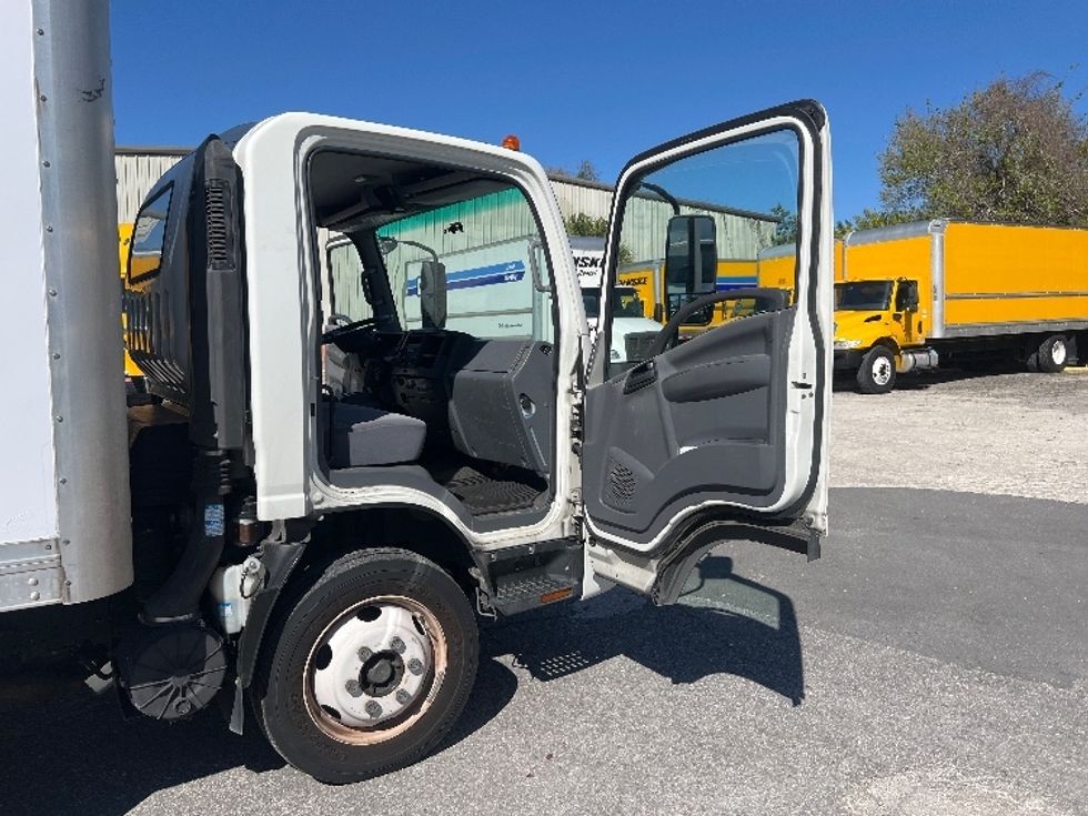 Medium Duty Box Truck-Light and Medium Duty Trucks-Isuzu-2021-NRR-Tampa-FL-159,981\n\t\tmiles-$ 32,250 - Image 20