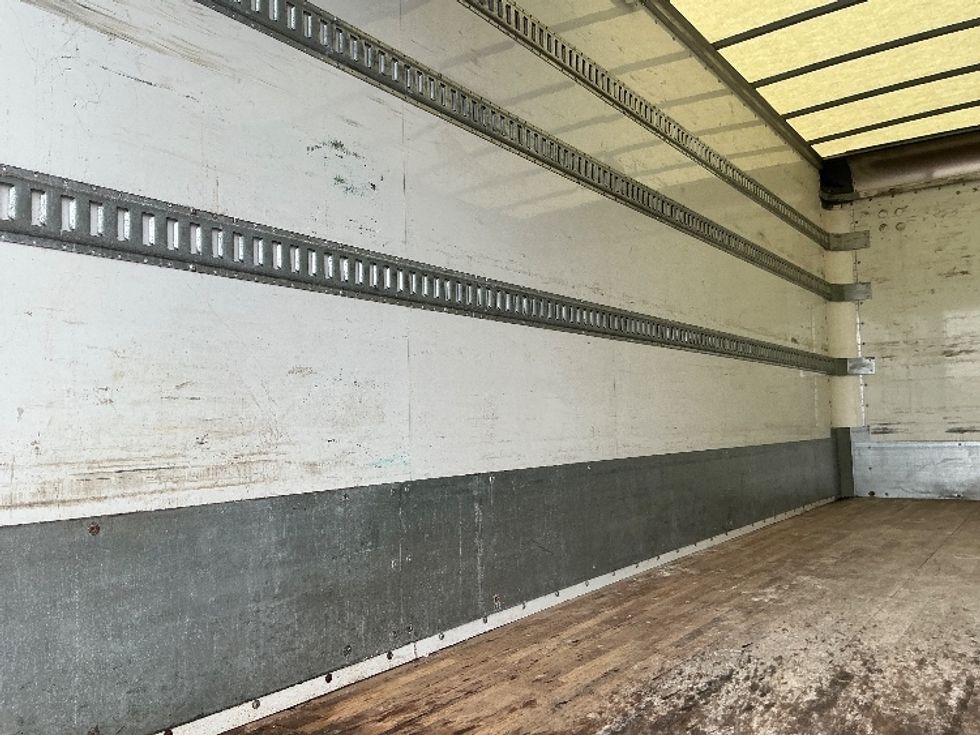 Medium Duty Box Truck-Light and Medium Duty Trucks-Isuzu-2022-NQR-East Chicago-IN-131,188\n\t\tmiles-$ 46,250 - Image 11