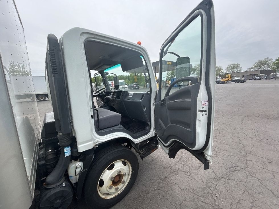 Medium Duty Box Truck-Light and Medium Duty Trucks-Isuzu-2022-NQR-Liverpool-NY-130,271\n\t\tmiles-$ 40,750 - Image 18