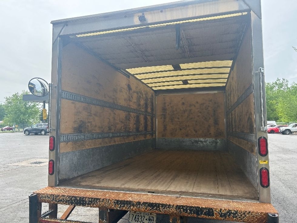 Medium Duty Box Truck-Light and Medium Duty Trucks-Isuzu-2022-NQR-Liverpool-NY-130,271\n\t\tmiles-$ 40,750 - Image 9