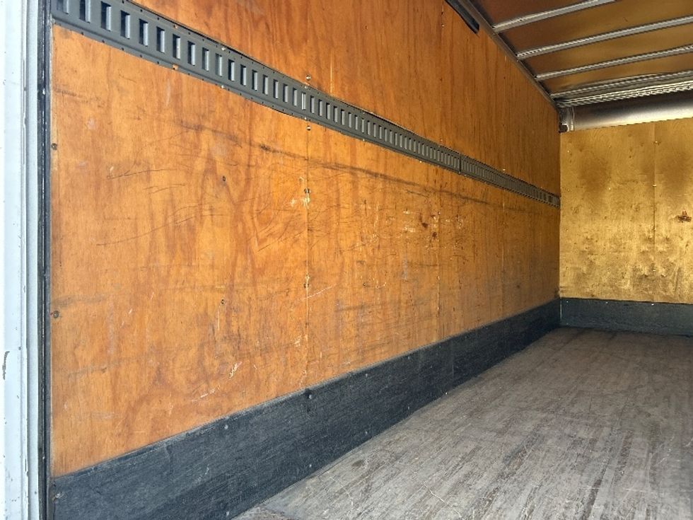 Medium Duty Box Truck-Light and Medium Duty Trucks-Isuzu-2022-NQR-Nashville (Mount Juliet)-TN-184,861\n\t\tmiles-$ 38,500 - Image 11