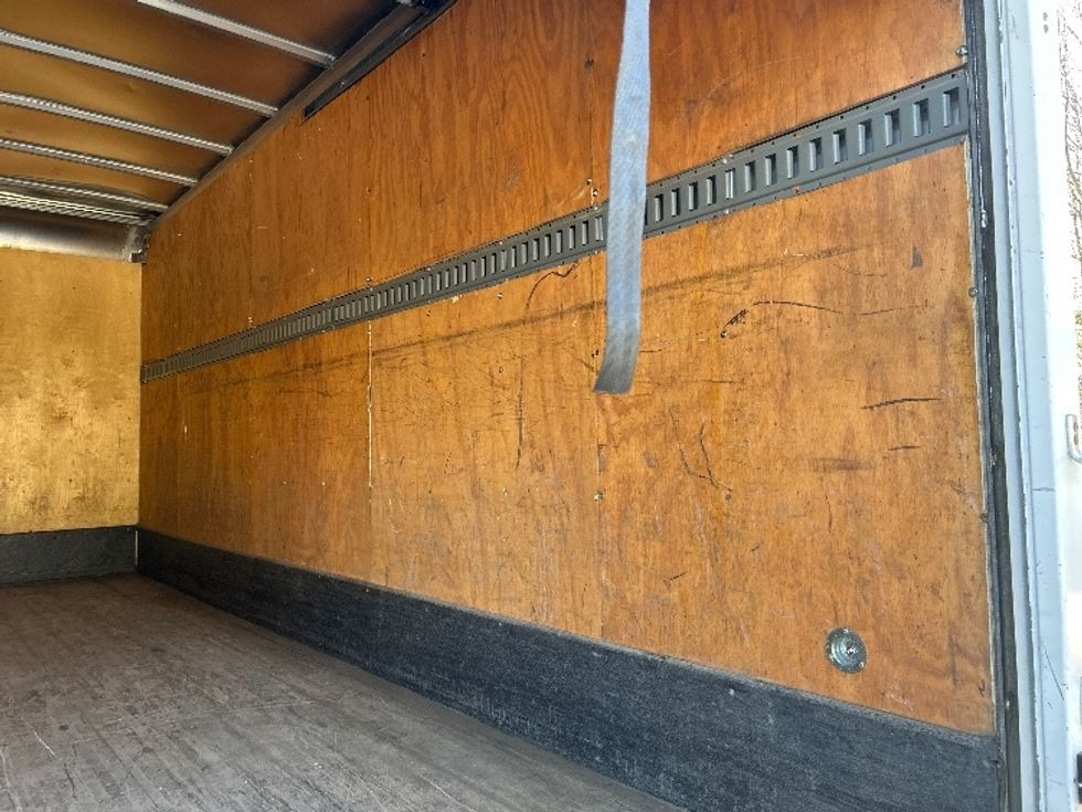 Medium Duty Box Truck-Light and Medium Duty Trucks-Isuzu-2022-NQR-Nashville (Mount Juliet)-TN-184,861\n\t\tmiles-$ 38,500 - Image 12