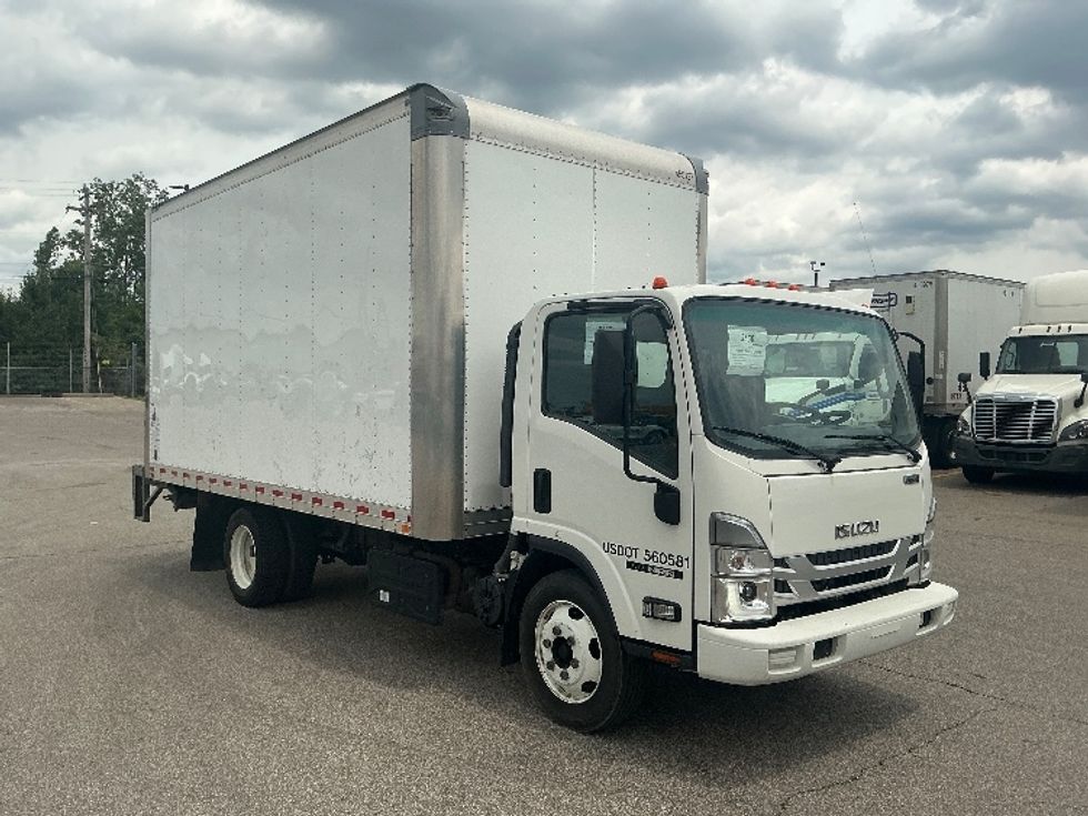 Medium Duty Box Truck-Light and Medium Duty Trucks-Isuzu-2022-NRR-Cincinnati-OH-141,712\n\t\tmiles-$ 39,500 - Image 1