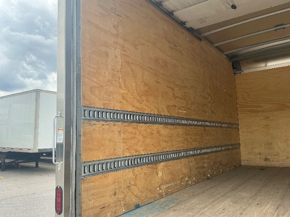 Medium Duty Box Truck-Light and Medium Duty Trucks-Isuzu-2022-NRR-Cincinnati-OH-141,712\n\t\tmiles-$ 39,500 - Image 11