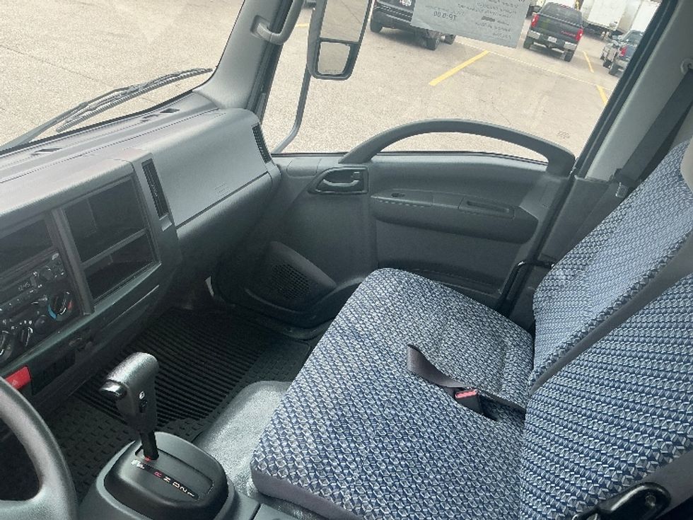 Medium Duty Box Truck-Light and Medium Duty Trucks-Isuzu-2022-NRR-Cincinnati-OH-141,712\n\t\tmiles-$ 39,500 - Image 19