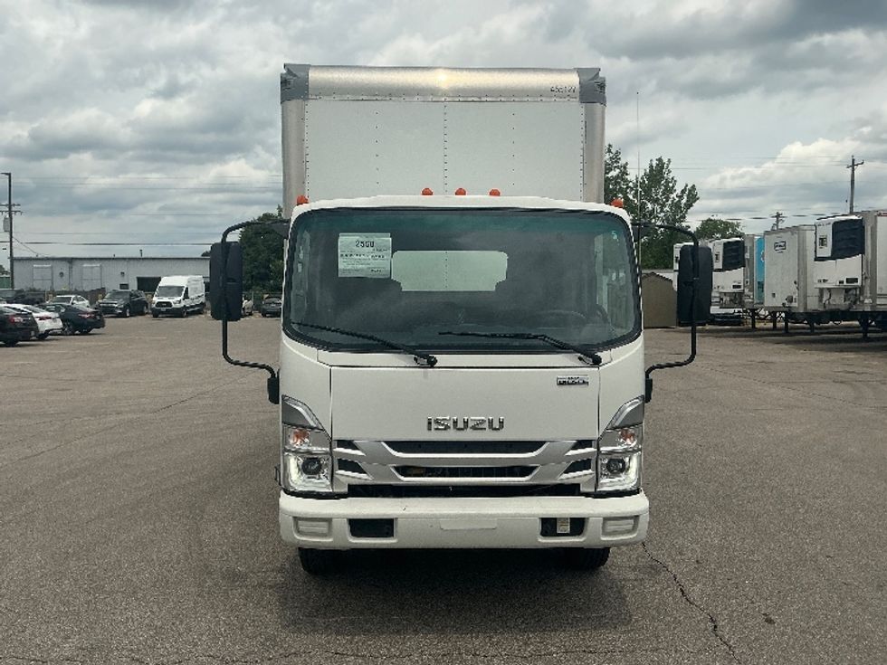 Medium Duty Box Truck-Light and Medium Duty Trucks-Isuzu-2022-NRR-Cincinnati-OH-141,712\n\t\tmiles-$ 39,500 - Image 2