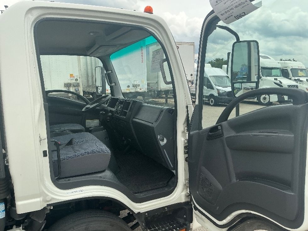 Medium Duty Box Truck-Light and Medium Duty Trucks-Isuzu-2022-NRR-Cincinnati-OH-141,712\n\t\tmiles-$ 39,500 - Image 20