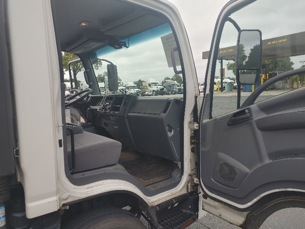 Medium Duty Box Truck-Light and Medium Duty Trucks-Isuzu-2022-NRR-Concord-NC-169,896\n\t\tmiles-$ 39,250 - Image 18