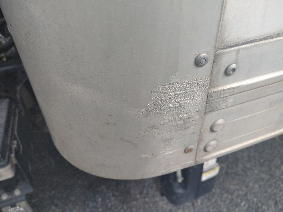 Medium Duty Box Truck-Light and Medium Duty Trucks-Isuzu-2022-NRR-Concord-NC-169,896\n\t\tmiles-$ 39,250 - Image 23