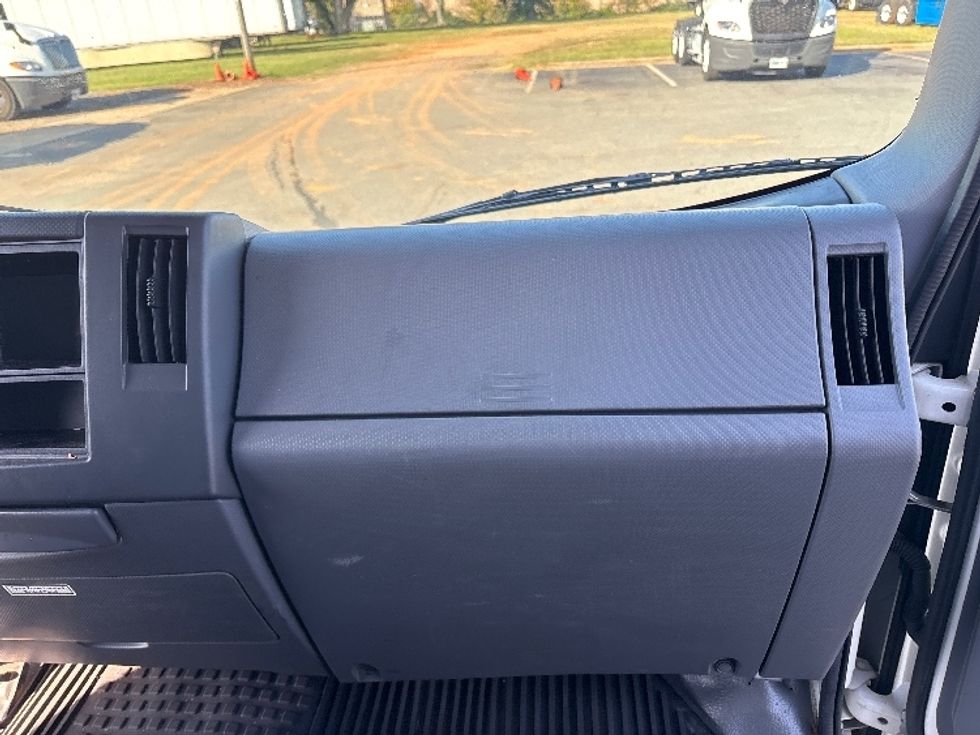 Medium Duty Box Truck-Light and Medium Duty Trucks-Isuzu-2022-NRR-Greensboro-NC-95,379\n\t\tmiles-$ 52,000 - Image 20