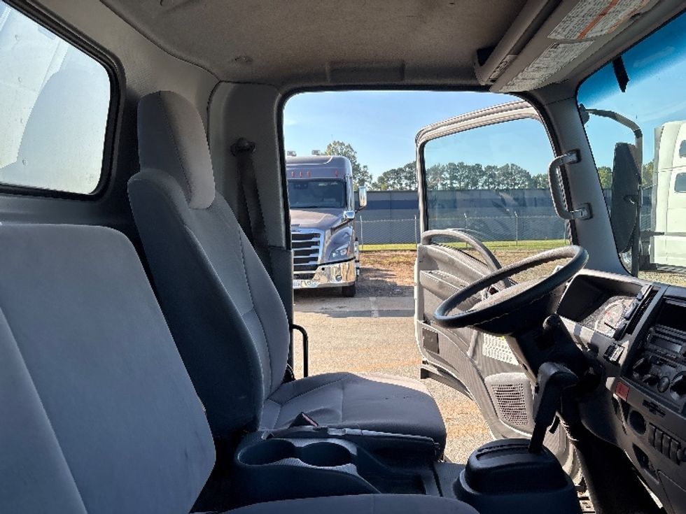 Medium Duty Box Truck-Light and Medium Duty Trucks-Isuzu-2022-NRR-Greensboro-NC-95,379\n\t\tmiles-$ 52,000 - Image 21