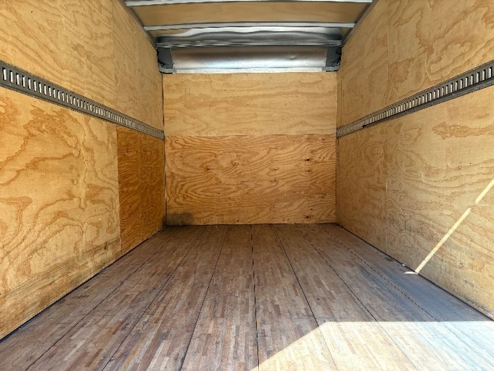 Medium Duty Box Truck-Light and Medium Duty Trucks-Isuzu-2022-NRR-Greensboro-NC-95,379\n\t\tmiles-$ 52,000 - Image 8