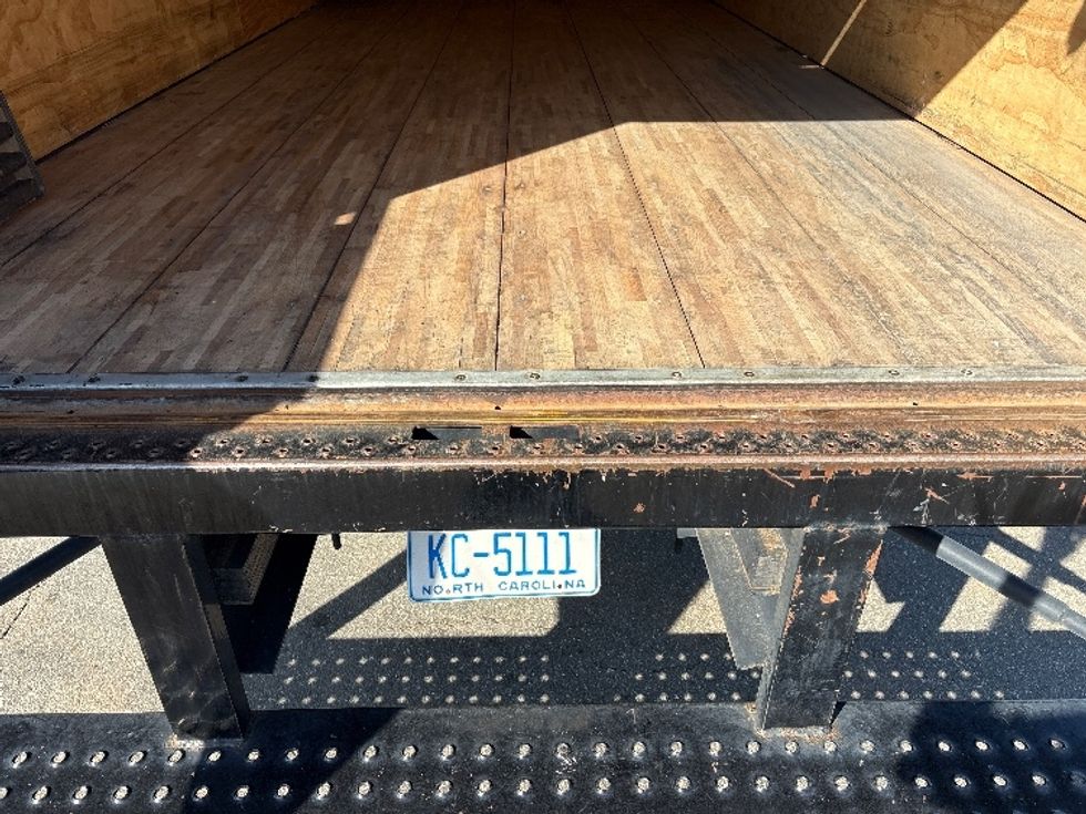 Medium Duty Box Truck-Light and Medium Duty Trucks-Isuzu-2022-NRR-Greensboro-NC-95,379\n\t\tmiles-$ 52,000 - Image 9