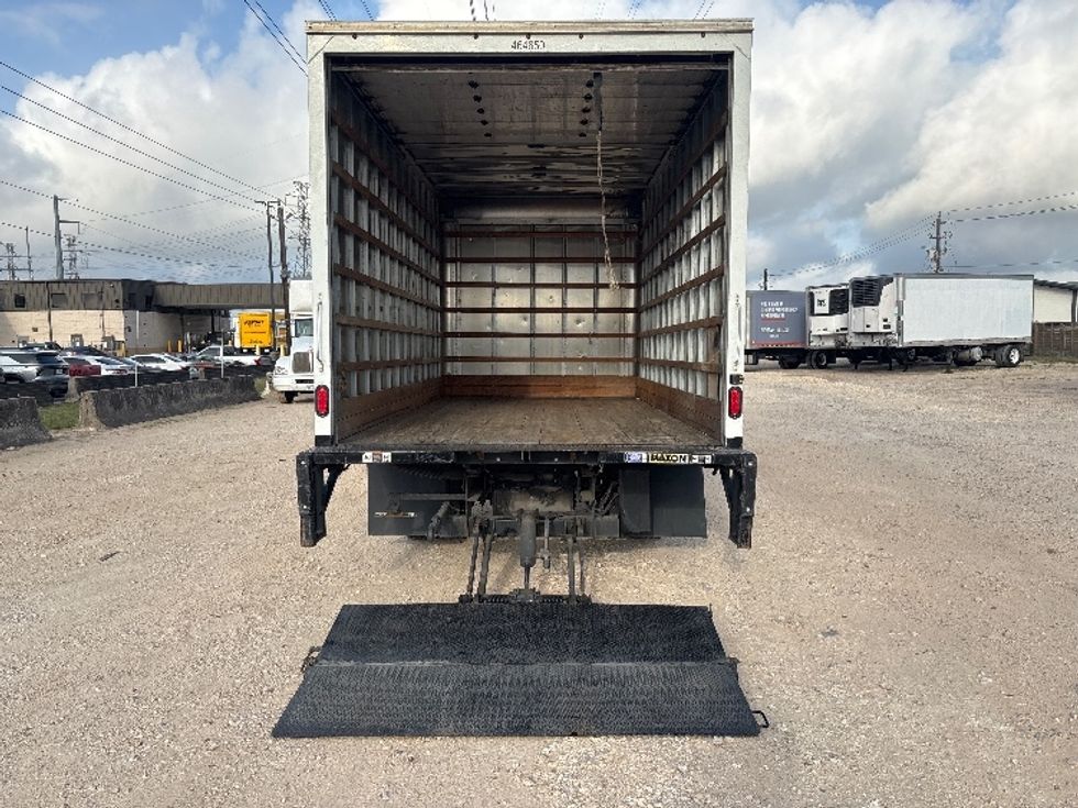 Medium Duty Box Truck-Light and Medium Duty Trucks-Isuzu-2022-NRR-Katy-TX-109,893\n\t\tmiles-$ 53,250 - Image 9