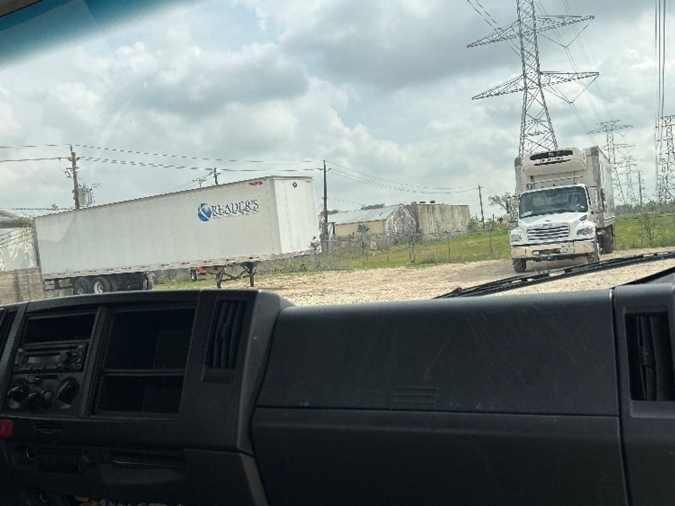 Medium Duty Box Truck-Light and Medium Duty Trucks-Isuzu-2022-NRR-Katy-TX-110,595\n\t\tmiles-$ 51,000 - Image 21