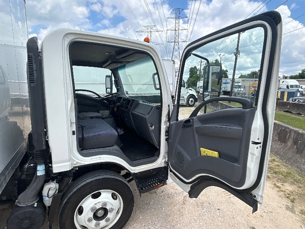 Medium Duty Box Truck-Light and Medium Duty Trucks-Isuzu-2022-NRR-Katy-TX-111,724\n\t\tmiles-$ 49,000 - Image 20