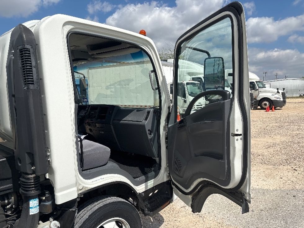 Medium Duty Box Truck-Light and Medium Duty Trucks-Isuzu-2022-NRR-Katy-TX-116,485\n\t\tmiles-$ 50,000 - Image 20